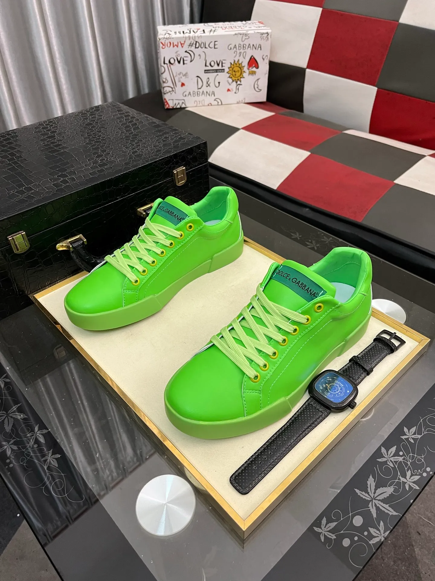 Men's shoes 💰420⌚️⌚️DG's latest popular 🔥🔥casual shoes, the tongue has the brand's iconic details, and the combination of silk cowhide and cow suede enhances the style. Fashionable and versatile, it can complement any look. Create an exquisite design with unique dynamic vitality and modern atmosphere, showing modern elegance. Size: 35-46